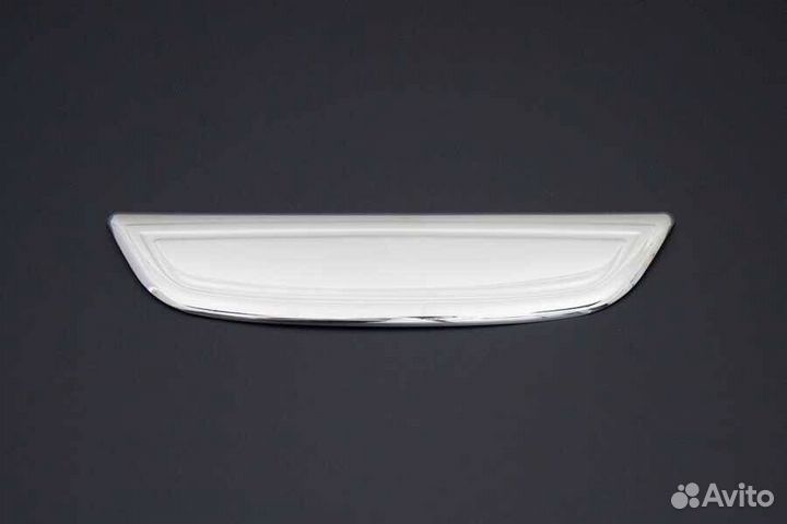 Накладка над номером Renault Trafic 2001-2014