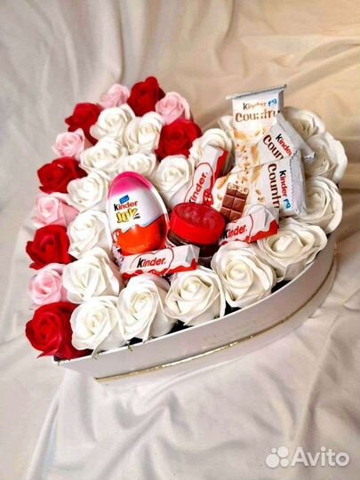 Необичный подарок из мыльных роз и шоколад