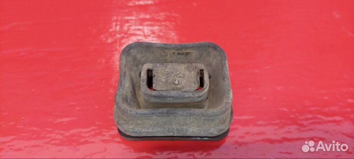 Пыльник кпп Mazda 3 2005