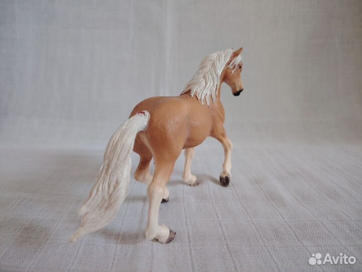 Фигурки лошадей schleich