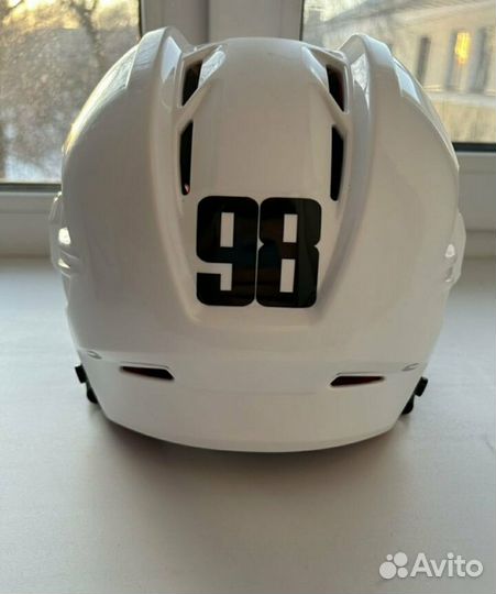 Хоккейный шлем