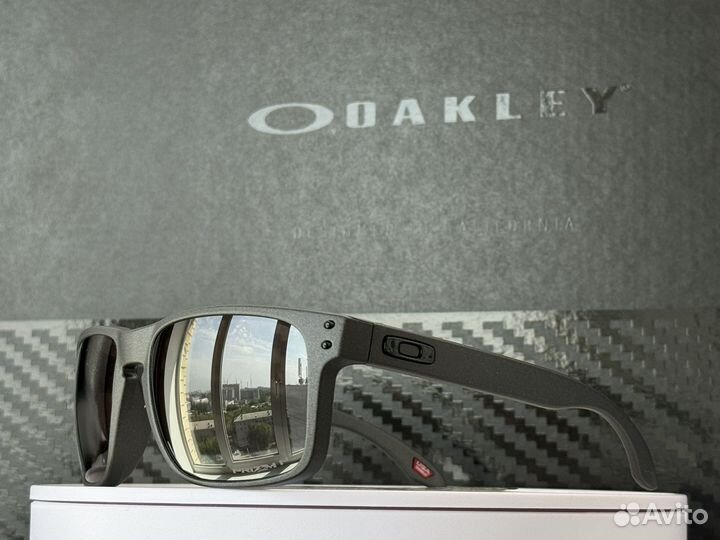 Солнцезащитные очки Oakley Holbrook Daily Polar