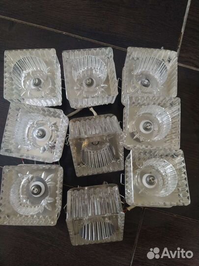 Потолочные светильники встраиваемые