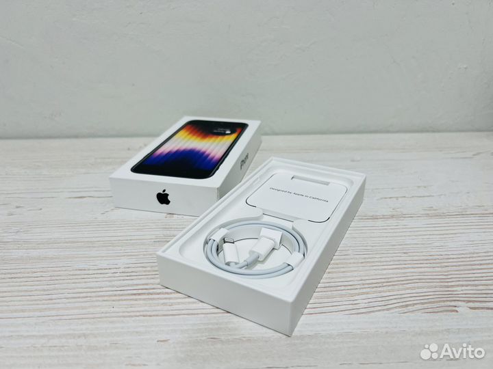 iPhone SE (2022), 64 ГБ
