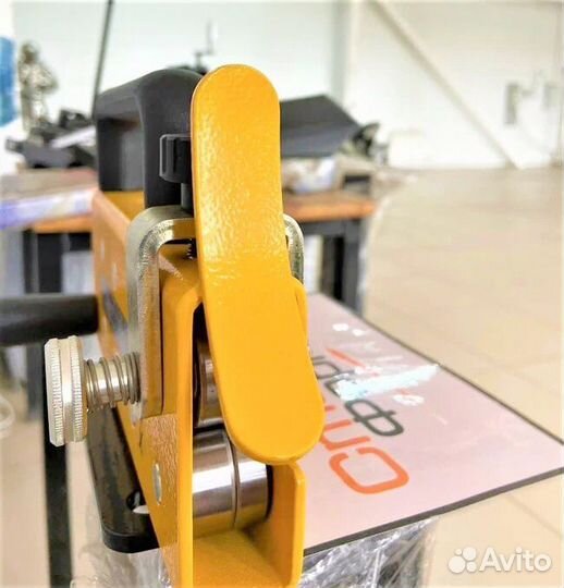 Фальцезакатывающая машинка