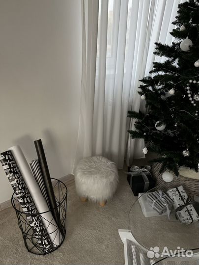 Елка искусственная с игрушками