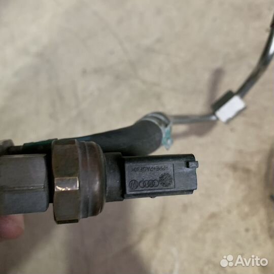 Трубка топливная Audi A8 D4 (4H)