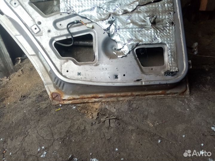 Задние двери ваз 2110