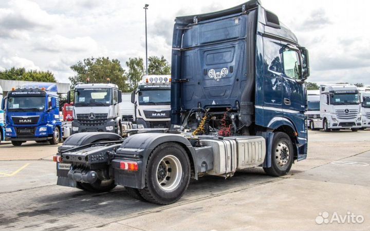 Pазбираем грузовик Mercedes-Benz Actros mpiv с 201