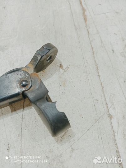 Поводок на крышку багажника Nissan Almera N16 (хеч