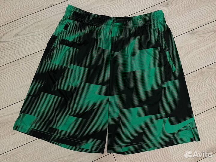 Спортивные шорты Nike XL