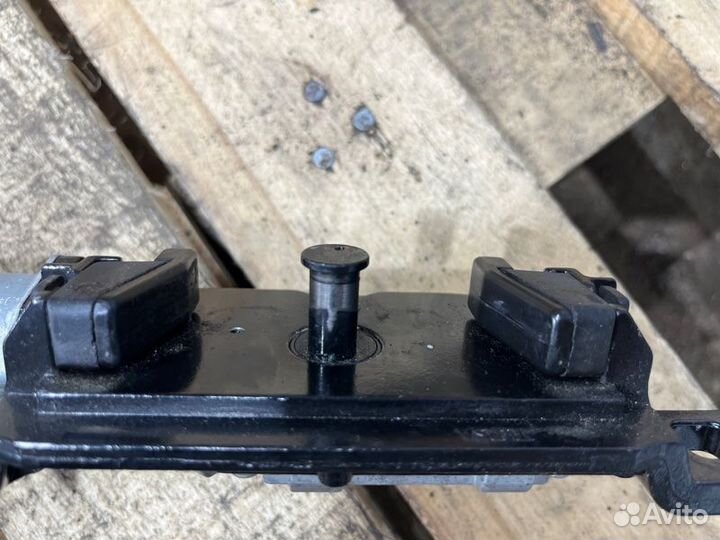 Замок багажника Bmw 5 E61 N52B25 2008