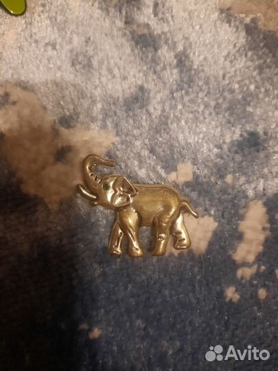 Брошка слон