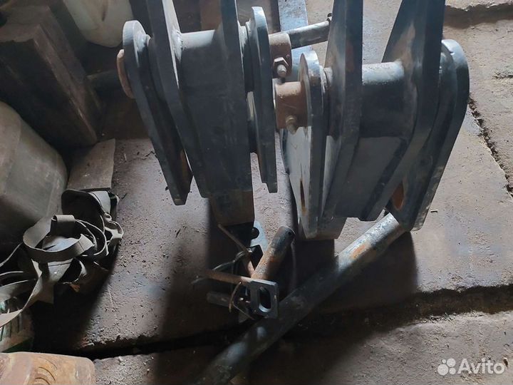 Вилы палетные на экскаватор погрузчик Мст