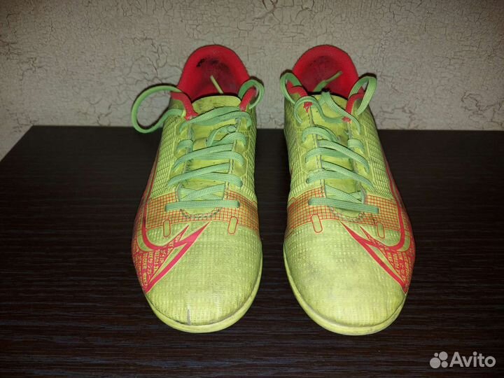 Детские футбольные бутсы 34 размер