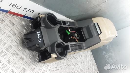 Подлокотник центральный land rover discovery 3 (ZK