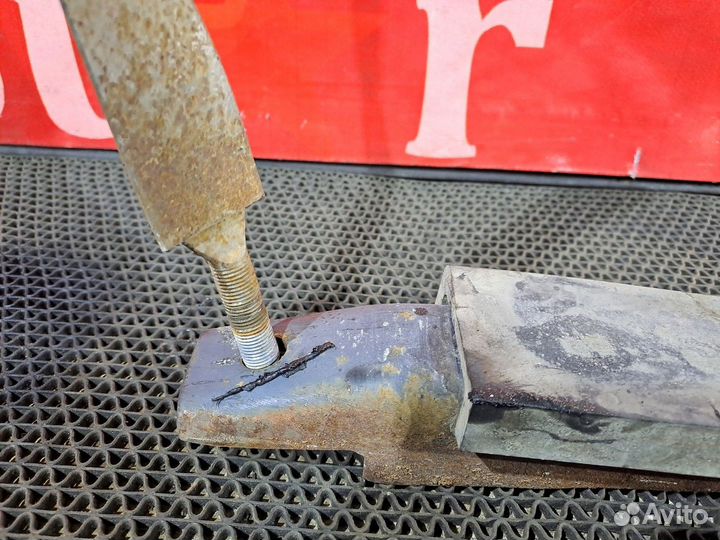 Кронштейн бака AdBlue