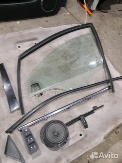 Детали передней левой двери Chevrolet epica