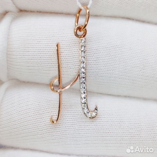 Золотая подвеска с камнем