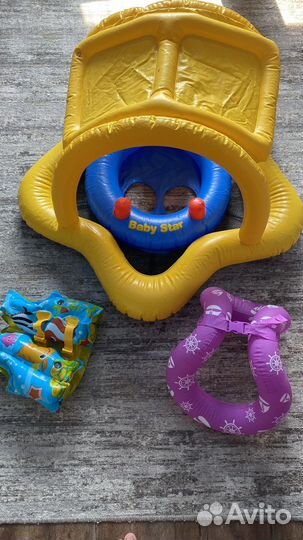 Инвентарь для плавания в бассейне или море