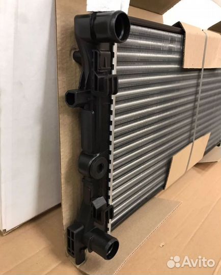 Радиатор охлаждения на volkswagen polo skoda rapid