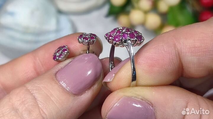 Изящное кольцо с рубинами 17,5 р-р 925