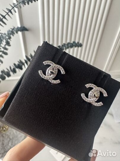 Серьги Chanel новые комплект бутика оригинал