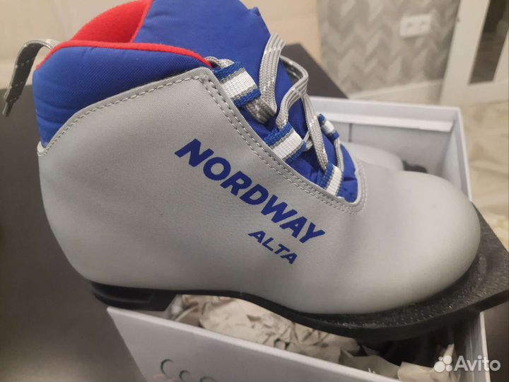 Лыжные ботинки 31р