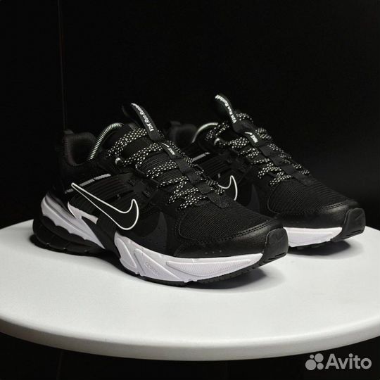 Кроссовки Nike V2K Run Runtekk black and white