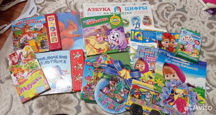 Книги для малышей, карточки, магнитная азбука