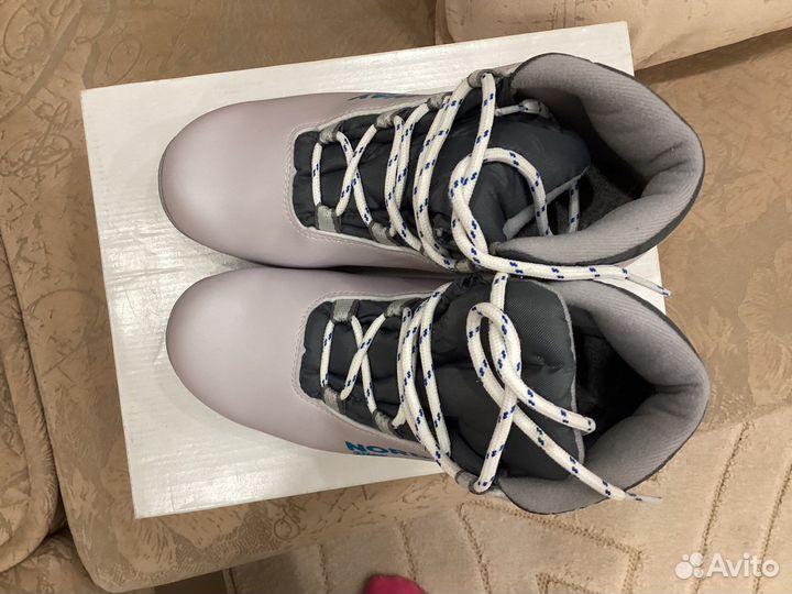 Лыжные ботинки