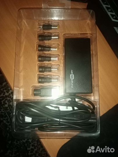 Универсальный адаптер для ноутбука