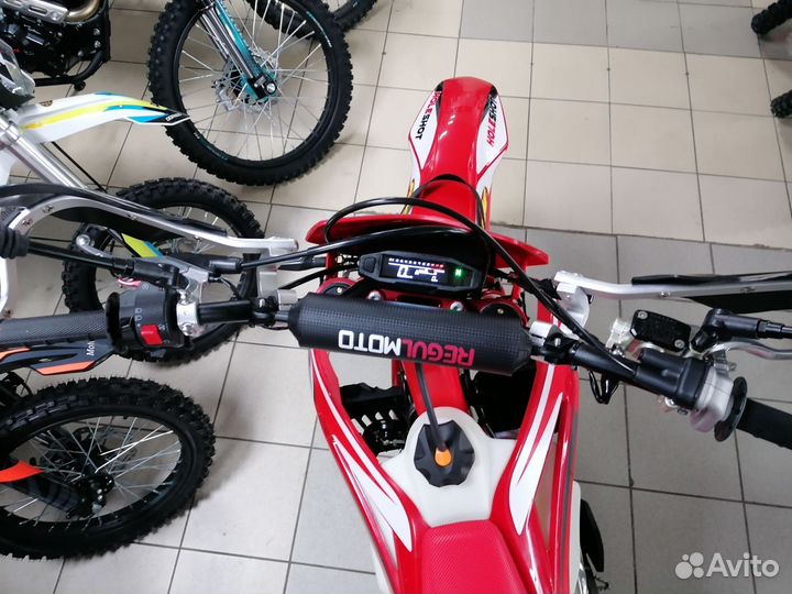 Мотоцикл Regulmoto Holeshot Red Edition (4 valves)