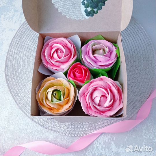 Зефирные розы в коробке оригинальный подарок