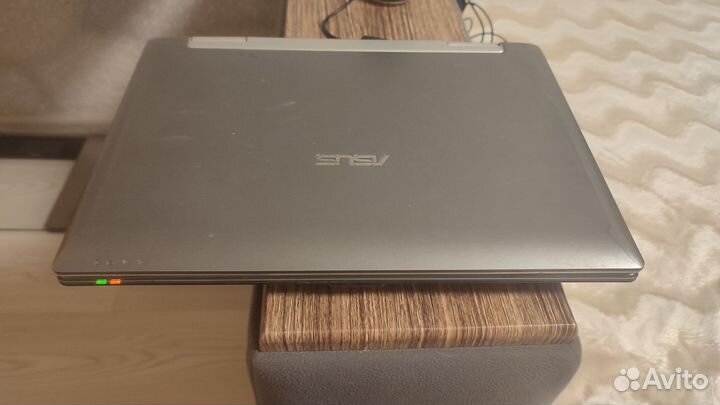 Ноутбук asus