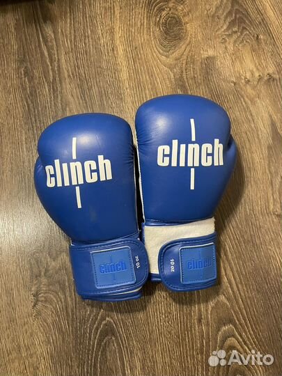 Боксерские перчатки 10 oz clinch
