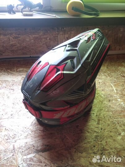 Кроссовый шлем