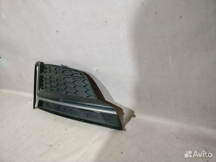 Ауди A5 S-Line 2017- Оправа правой туманки 14218