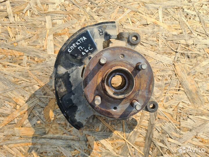 Поворотный кулак абс (цапфа) правый Kia Spectra