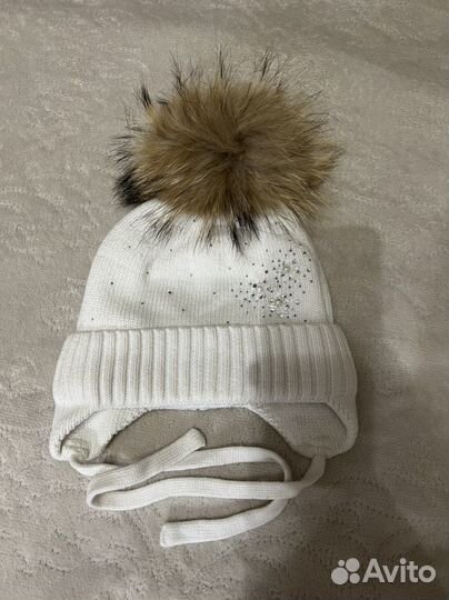 Шапка зимняя детская белая с мехом съемный помпон