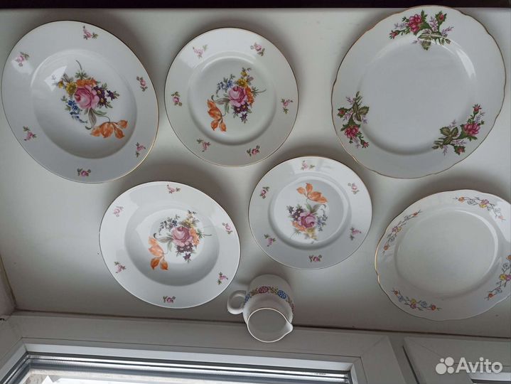 Винтажные тарелки и молочник