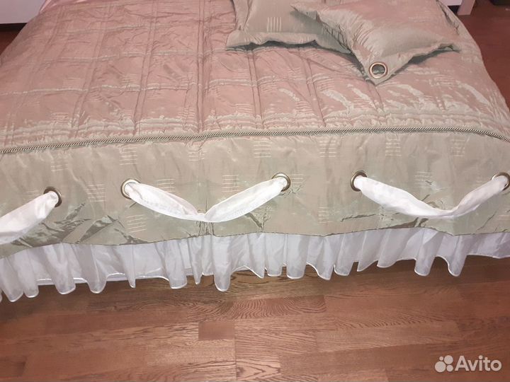 Продаю покрывало на двухспальную кровать