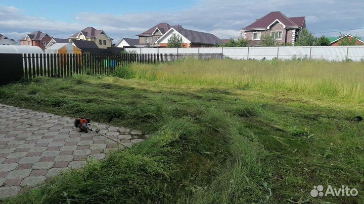 Покос травы триммером