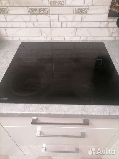 Встраиваемая электрическая варочная панель