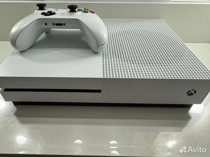 Xbox one s 1tb с играми