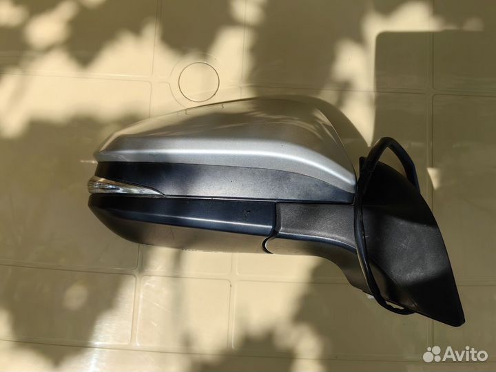 Зеркало заднего вида