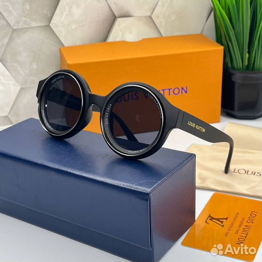 Солнцезащитные очки Louis Vuitton