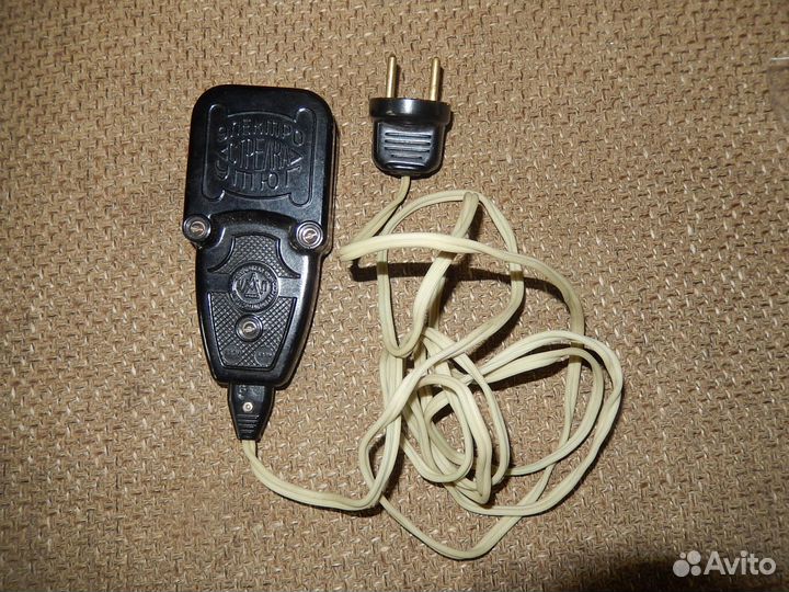 Электроутюг 