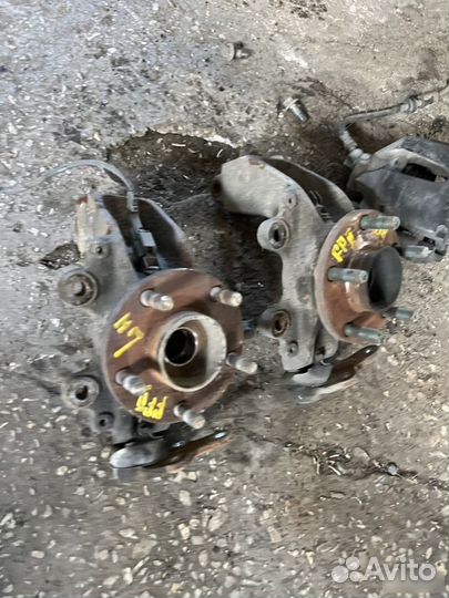 Поворотный кулак левый Ford Focus 2