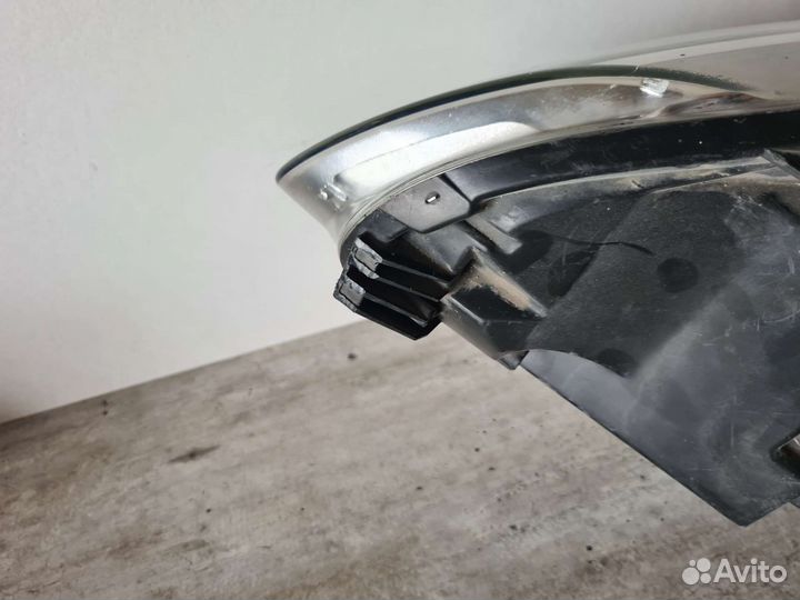 Фара правая VW Golf 5